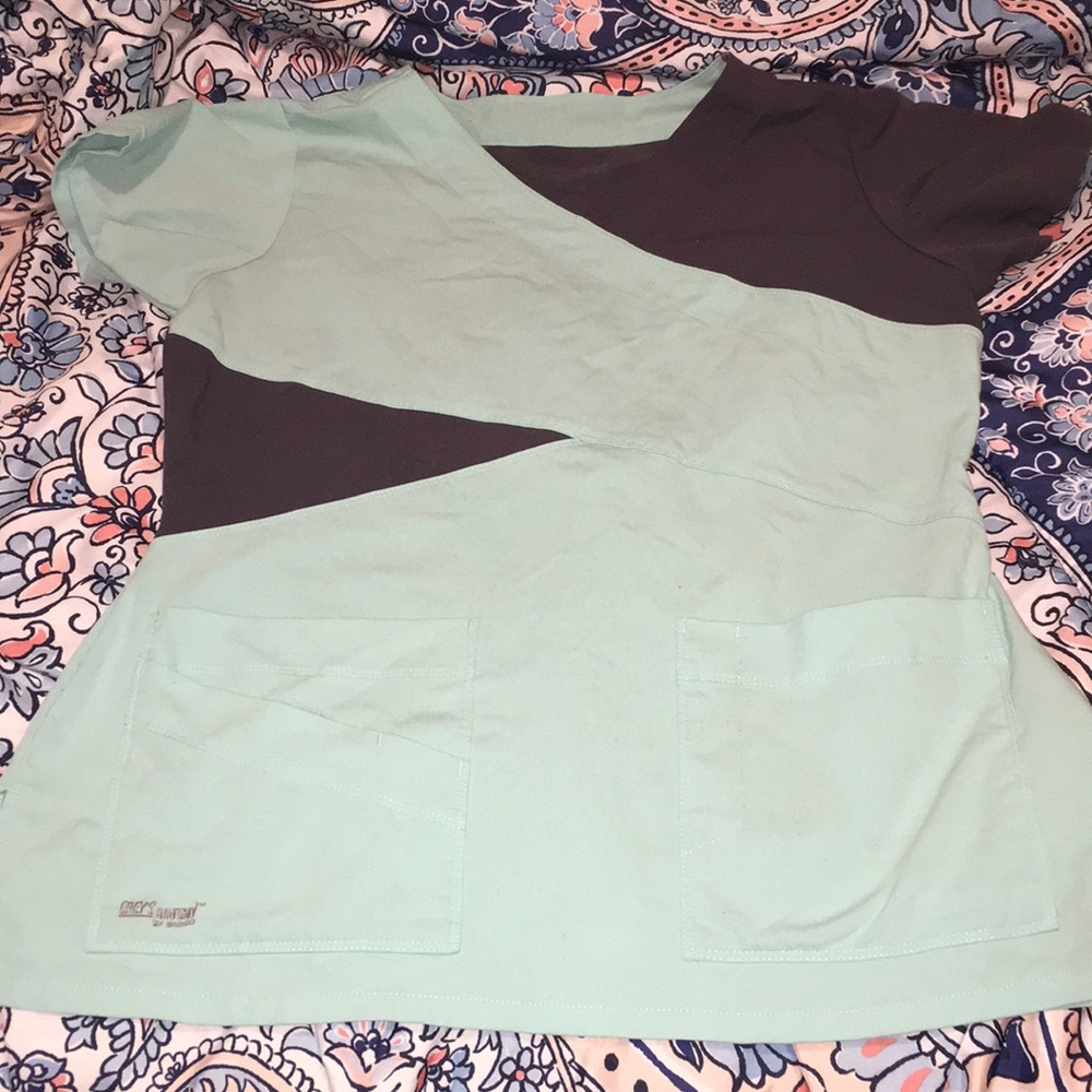 Scrub top